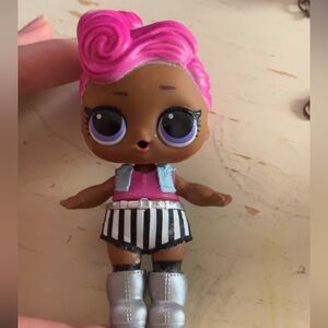 L.O.L. Surprise! Confetti Pop Series 3 line.